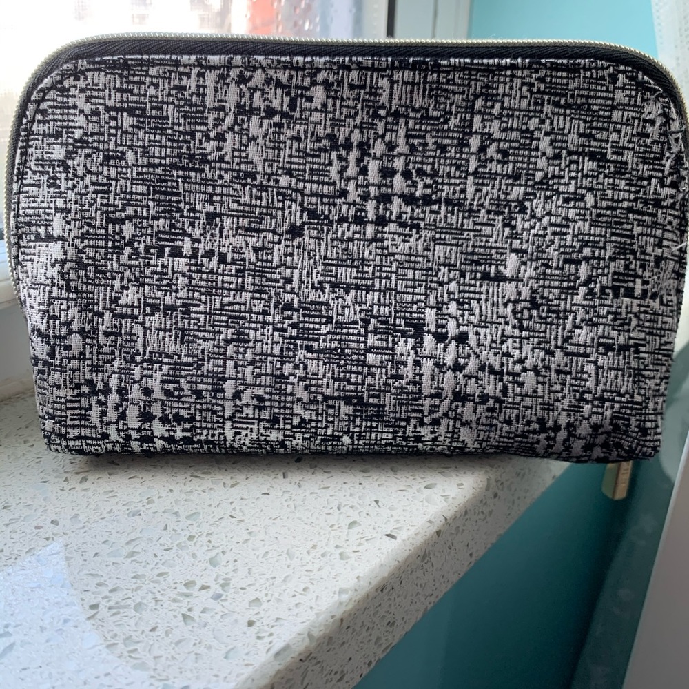 Estēe Lauder Cosmetic Pouch